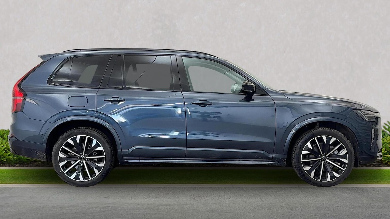 Used Volvo XC90 2025 for sale - 76957572: Photo 2