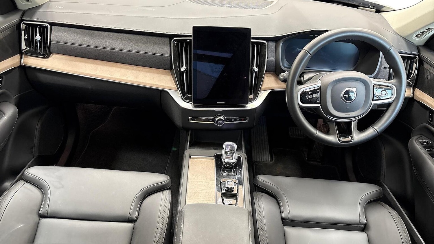 Used Volvo XC90 2025 for sale - 76957572: Photo 9