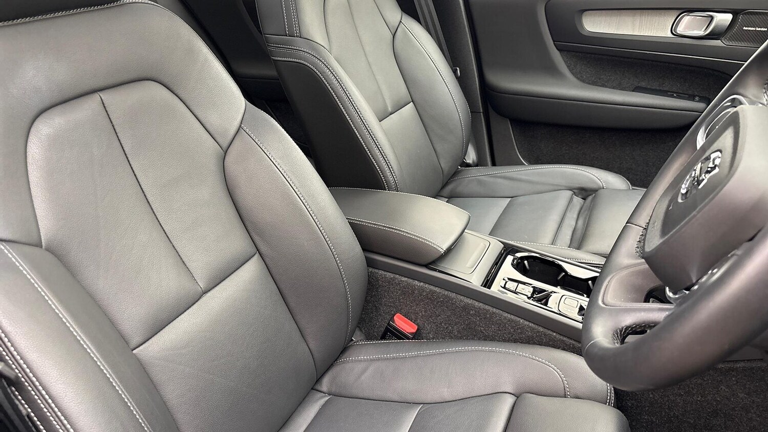 Used Volvo XC40 2025 for sale - 76220417: Photo 28