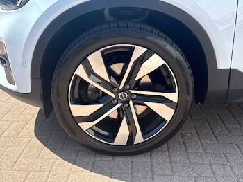 Used Volvo XC40 2023 for sale - 79069186: Photo