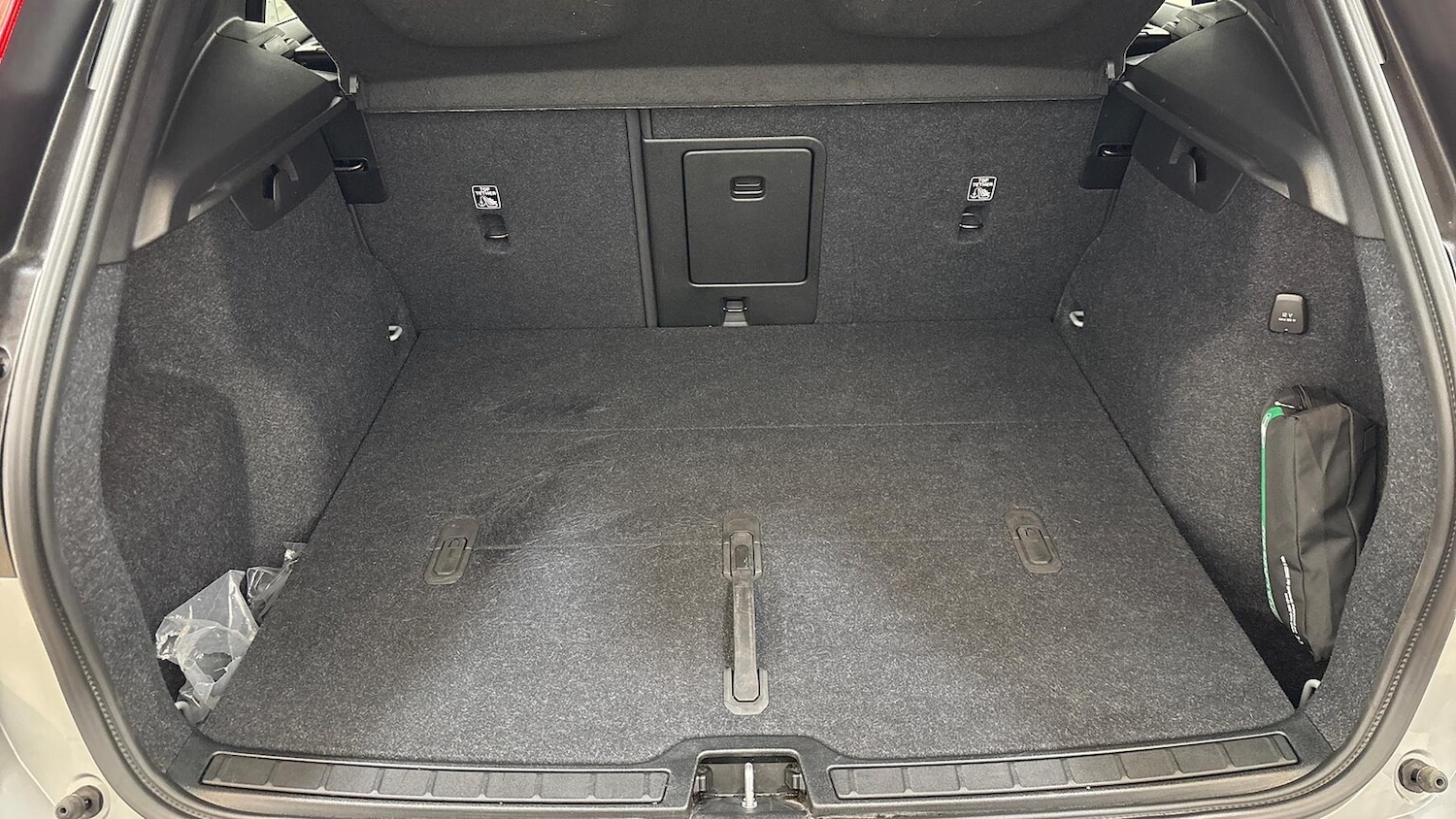 Used Volvo XC40 2025 for sale - 76402404: Photo 13