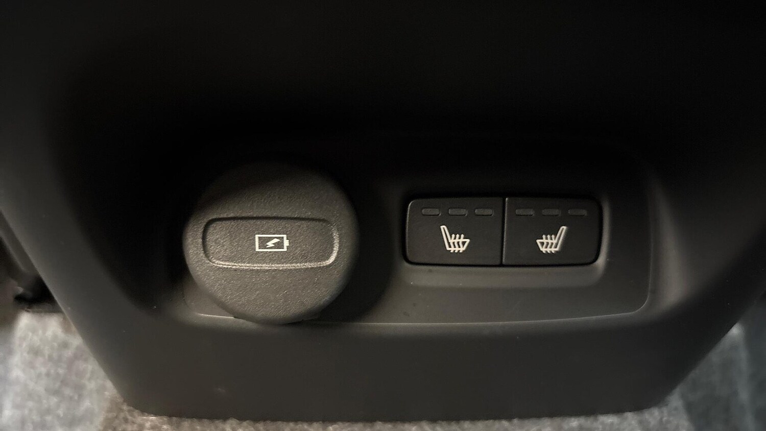 Used Volvo XC40 2025 for sale - 76402404: Photo 16