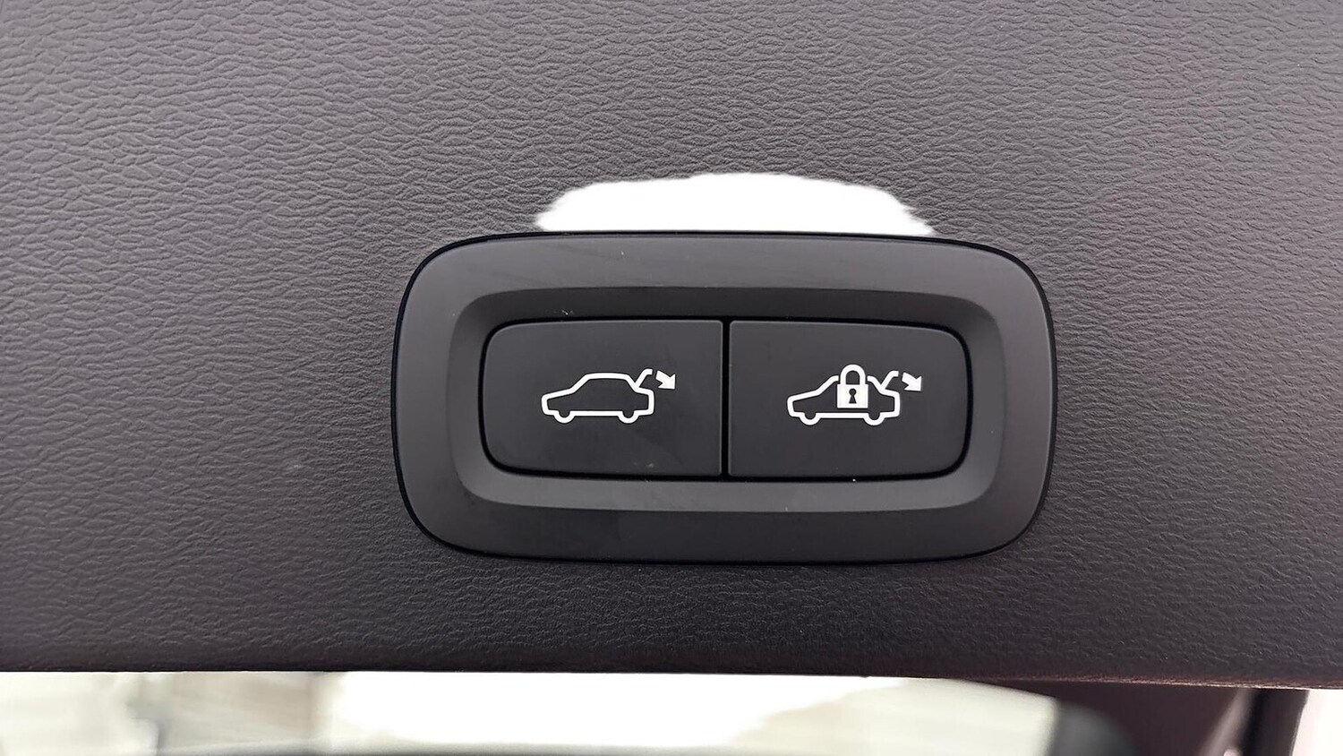 Used Volvo XC40 2025 for sale - 76402404: Photo 18