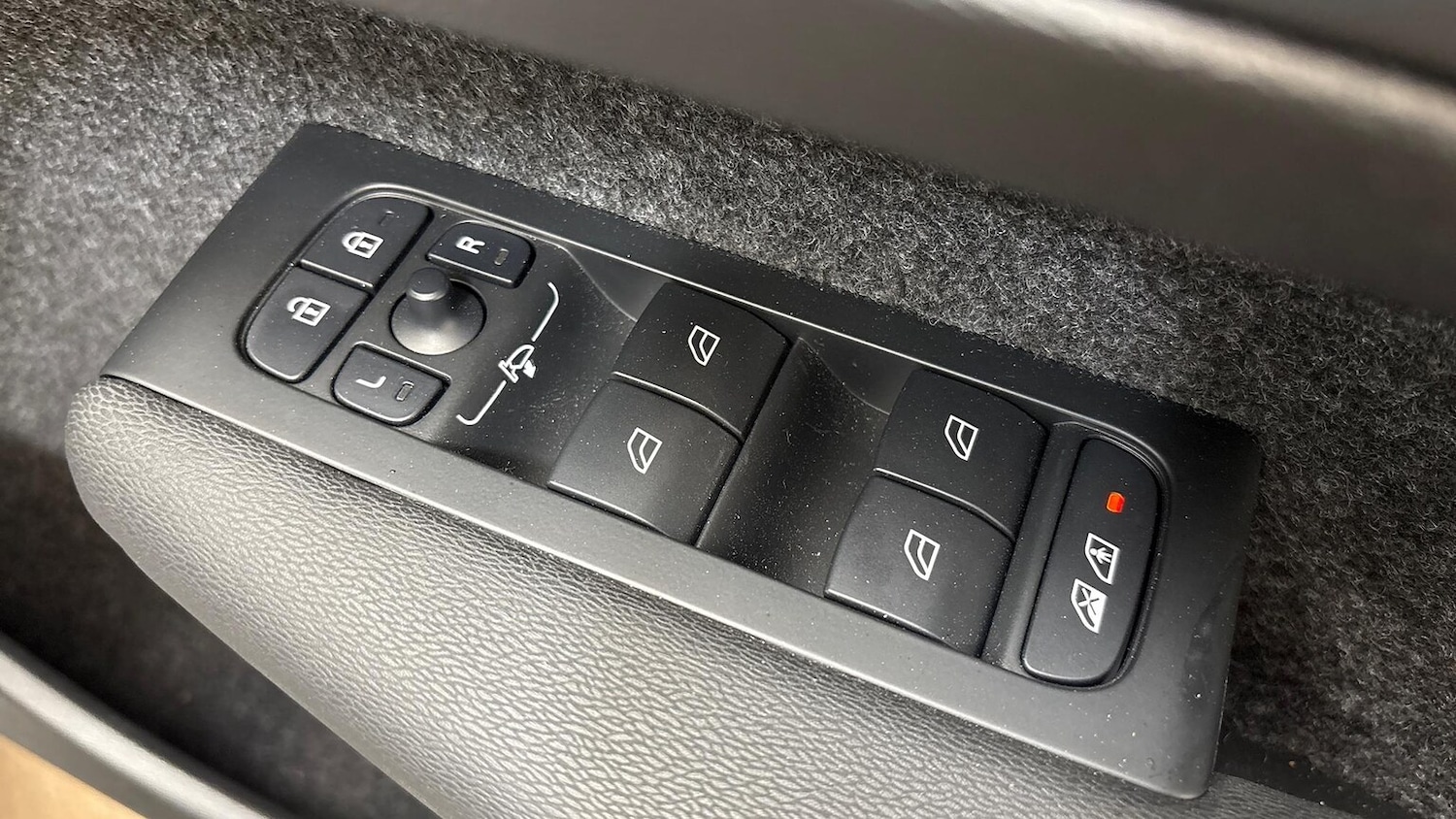 Used Volvo XC40 2025 for sale - 76402404: Photo 22