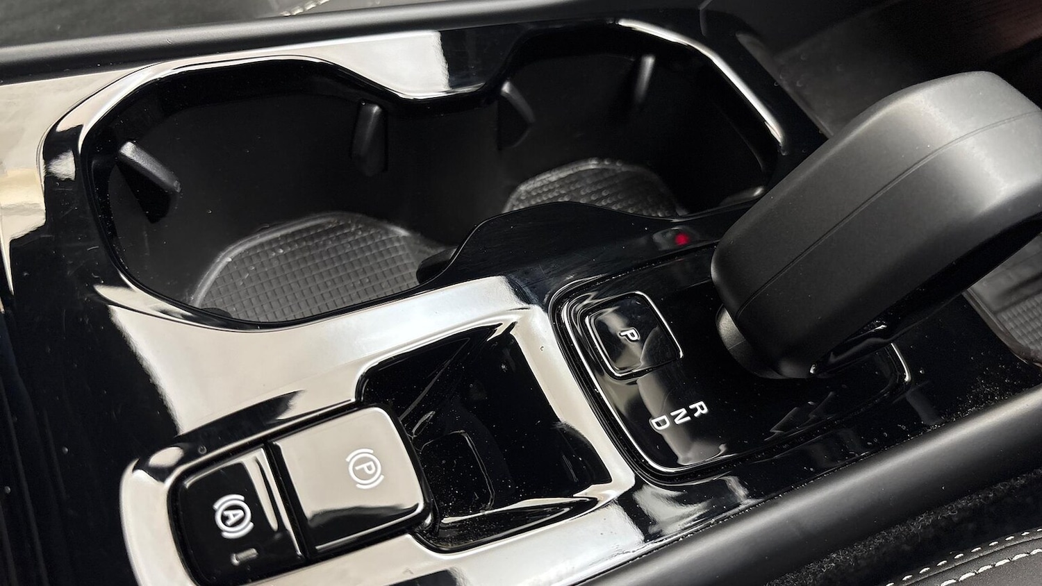 Used Volvo XC40 2025 for sale - 76402404: Photo 28