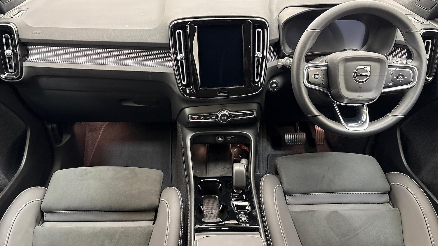 Used Volvo XC40 2025 for sale - 76402404: Photo 9