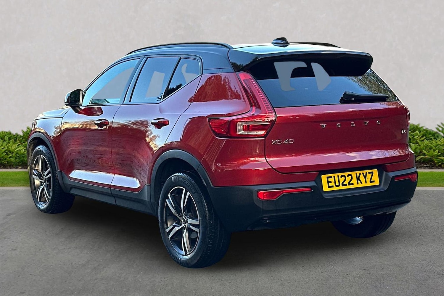 Used Volvo XC40 2022 for sale - 77702024: Photo 2