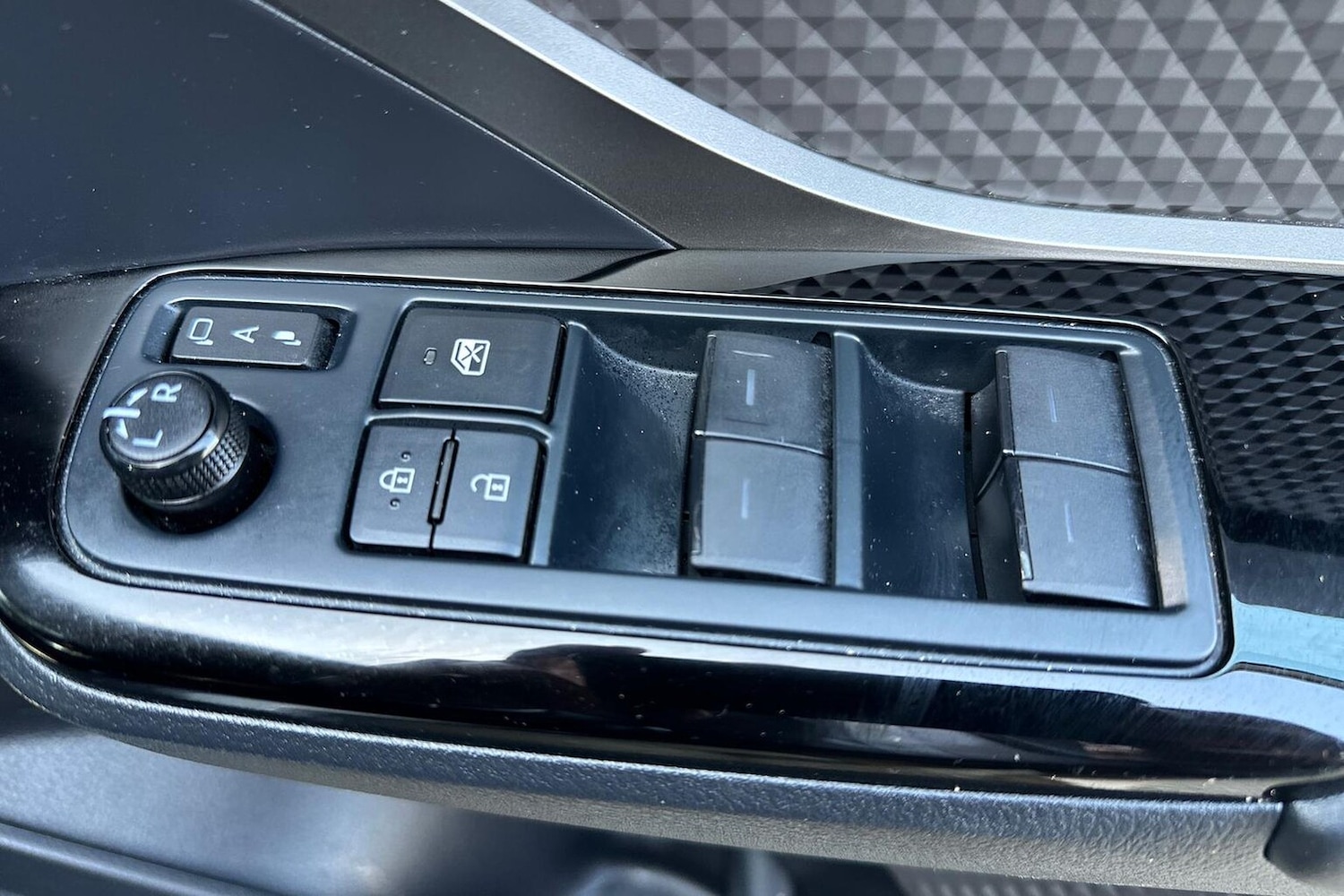 Used Toyota C-HR 2023 for sale - 78192728: Photo 23