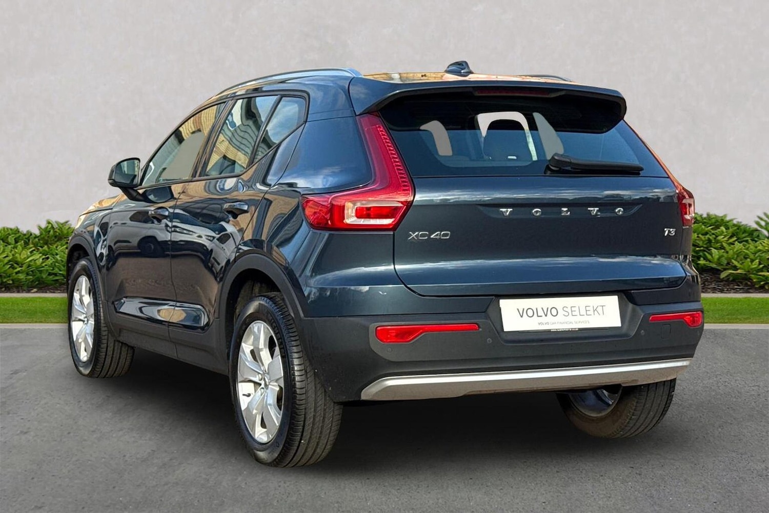 Used Volvo XC40 2021 for sale - 76763444: Photo 2