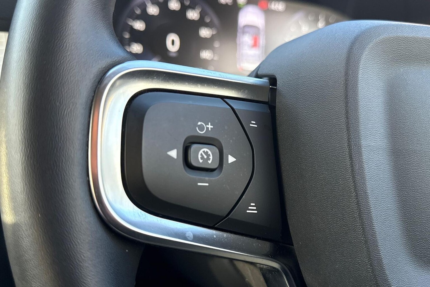 Used Volvo XC40 2021 for sale - 76763444: Photo 23