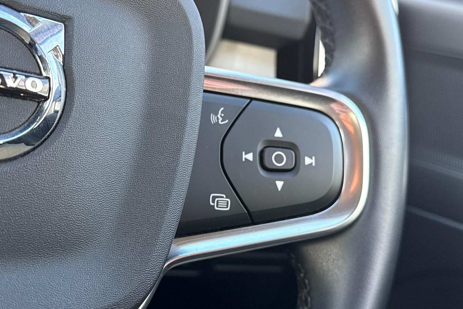 Used Volvo XC40 2021 for sale - 76763444: Photo 24