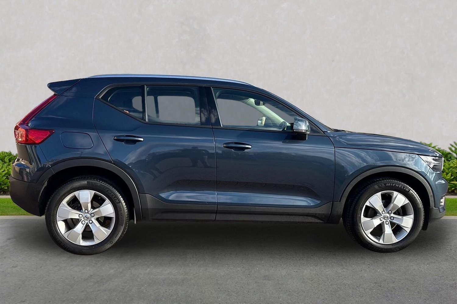 Used Volvo XC40 2021 for sale - 76763444: Photo 3