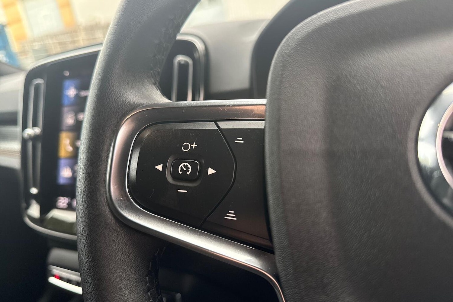 Used Volvo XC40 2022 for sale - 76477328: Photo 25