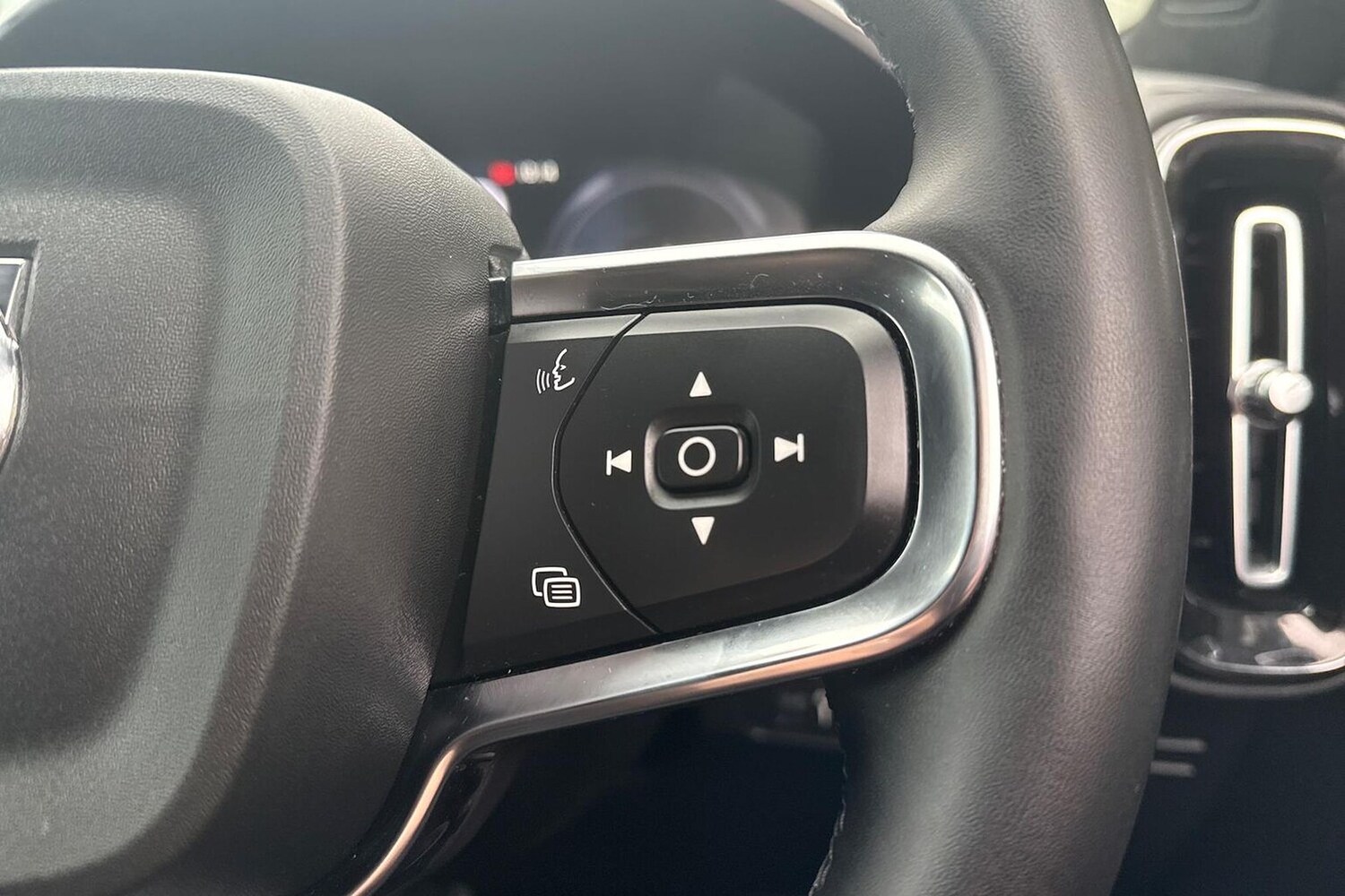 Used Volvo XC40 2022 for sale - 76477328: Photo 26