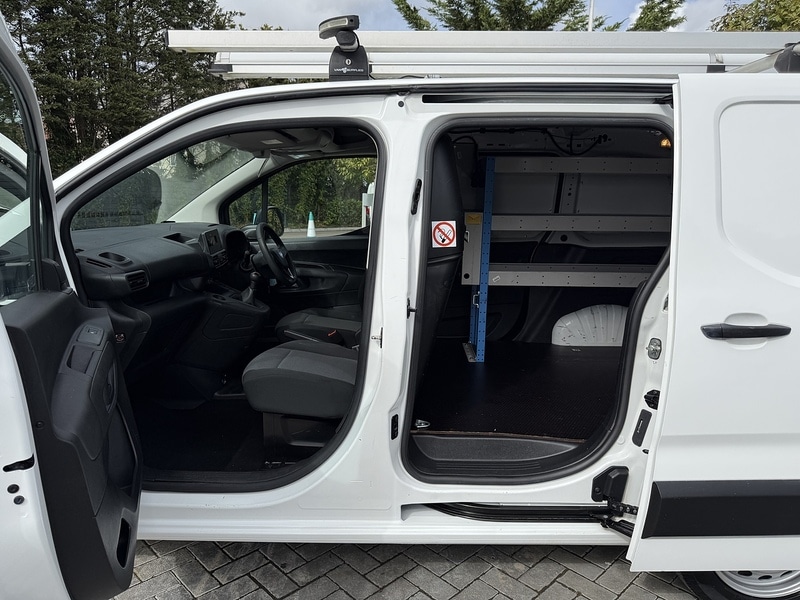 Vehicle 29