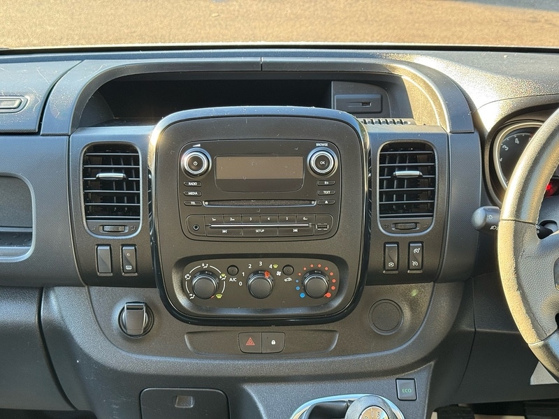 Used Vauxhall Vivaro 2017 for sale - 77085108: Photo 27