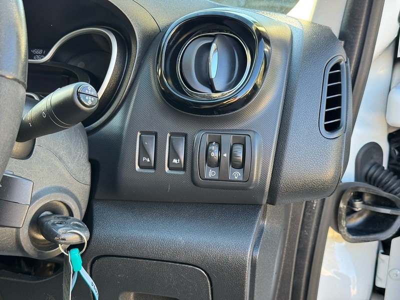 Used Vauxhall Vivaro 2017 for sale - 77085108: Photo 40