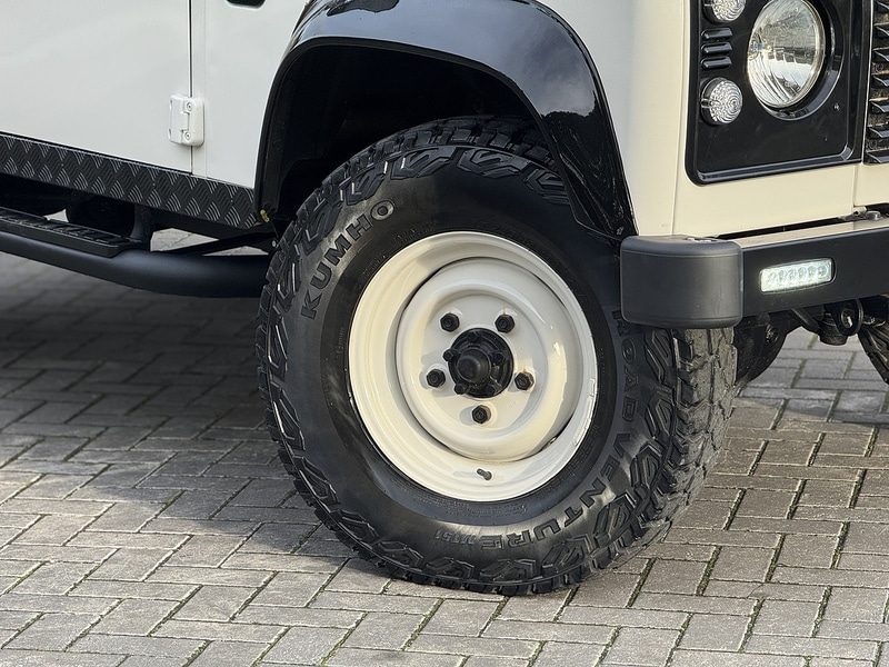 Used Land Rover Defender 2010 for sale - 76482590: Photo 3