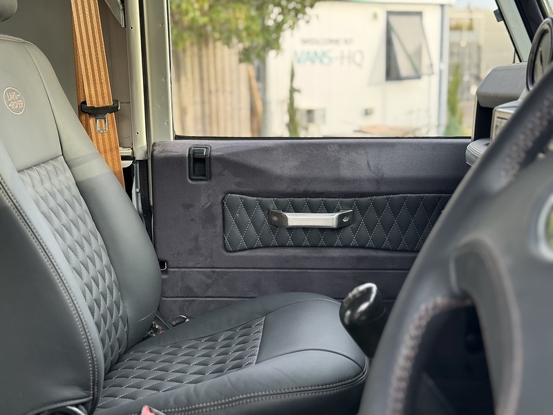 Used Land Rover Defender 2010 for sale - 76482590: Photo 33