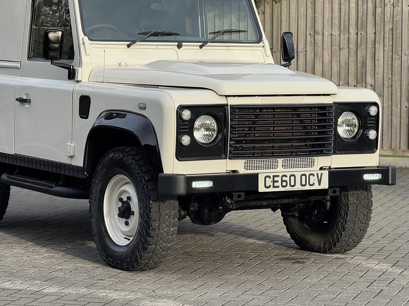 Used Land Rover Defender 2010 for sale - 76482590: Photo 4