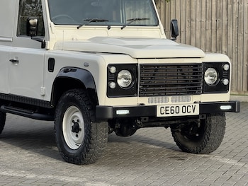 Used Land Rover Defender 2010 for sale - 76482590: Photo