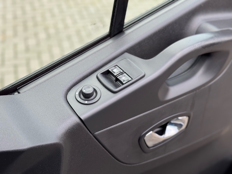 Used Vauxhall Vivaro 2017 for sale - 76808367: Photo 43