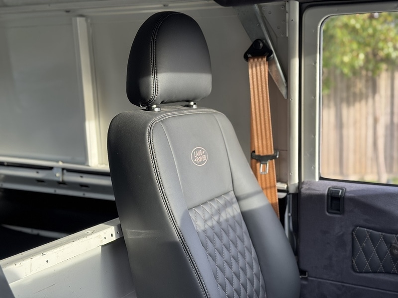 Used Land Rover Defender 2010 for sale - 76863515: Photo 38