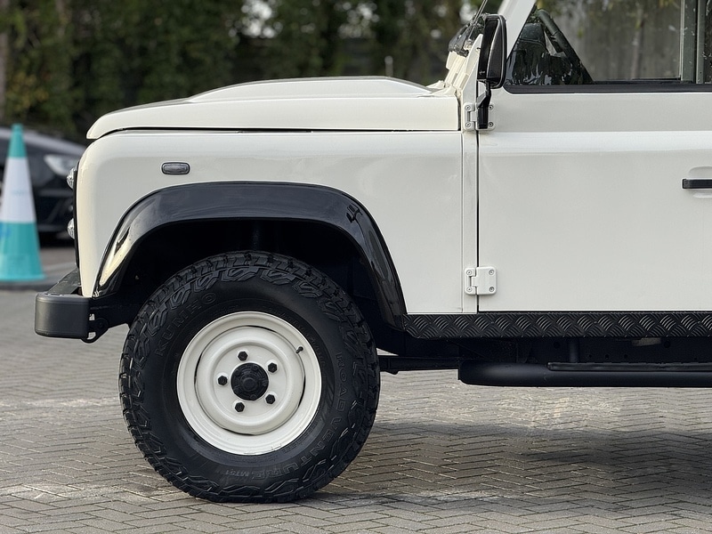 Used Land Rover Defender 2010 for sale - 76863515: Photo 7