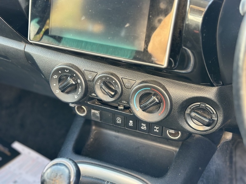 Used Toyota Hilux for sale - 77891422: Photo 17