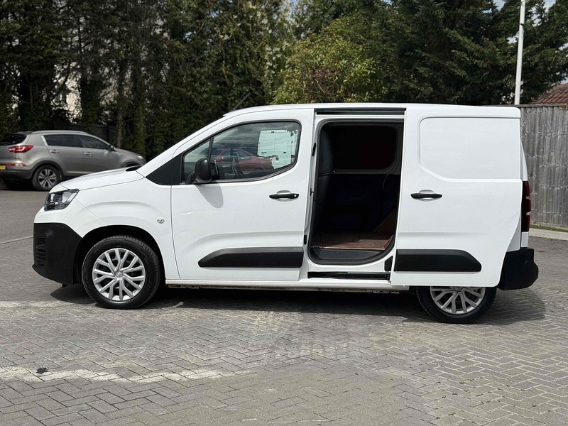 Vehicle 33
