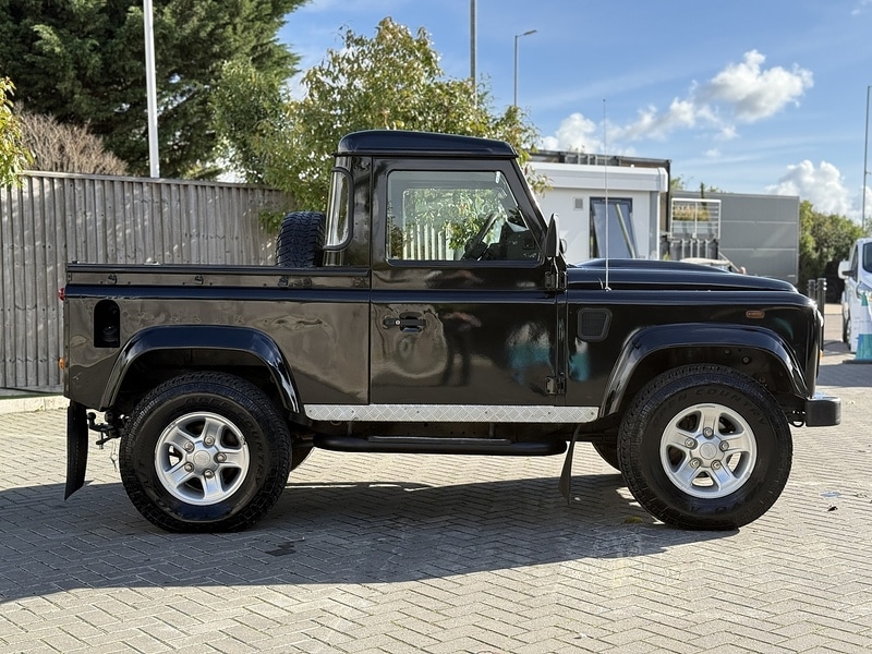 Used Land Rover Defender 90 2015 for sale - 76353040: Photo 17