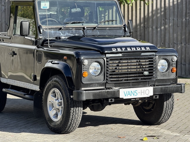 Used Land Rover Defender 90 2015 for sale - 76353040: Photo 2