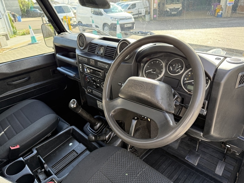 Used Land Rover Defender 90 2015 for sale - 76353040: Photo 20