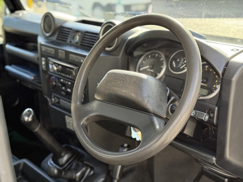 Used Land Rover Defender 90 2015 for sale - 76353040: Photo 22