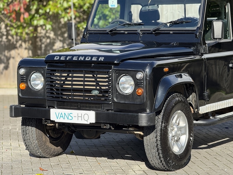 Used Land Rover Defender 90 2015 for sale - 76353040: Photo 4