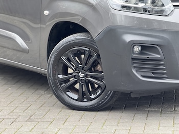 Used Citroen Berlingo 2023 for sale - 76280456: Photo