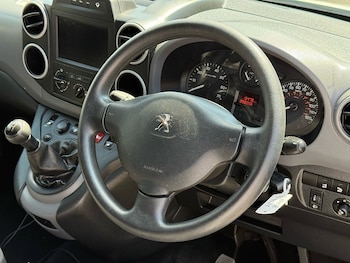 Used Peugeot Partner 2018 for sale - 79241416: Photo