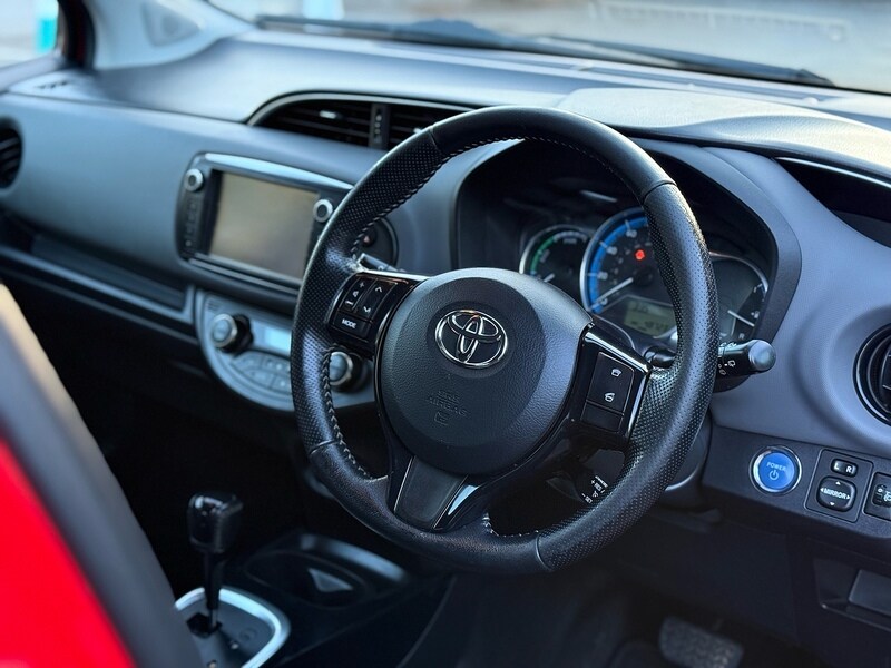 Used Toyota Yaris 2016 for sale - 77342304: Photo 15