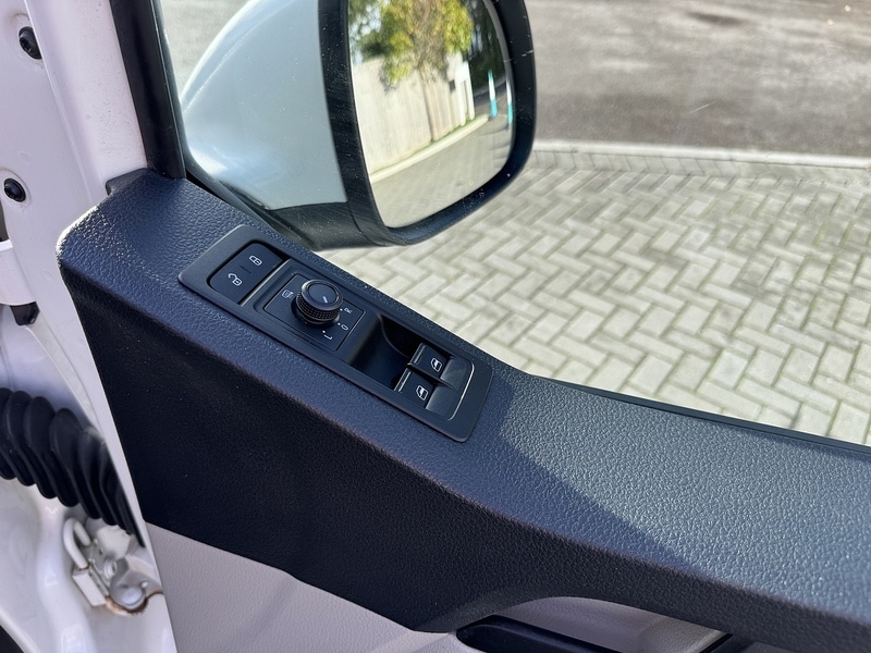 Used Volkswagen Transporter 2019 for sale - 76518501: Photo 33