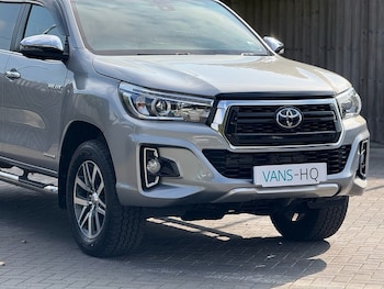 Used Toyota Hilux 2019 for sale - 79435553: Photo
