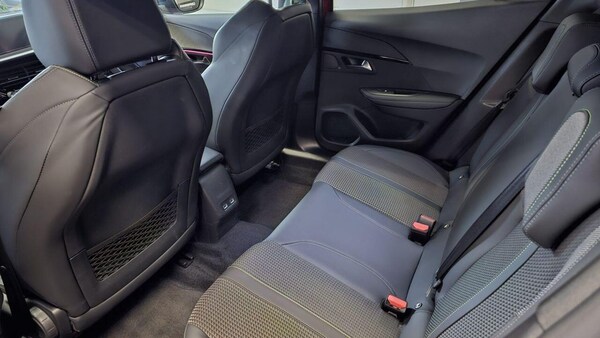 Used Peugeot E-2008 2021 for sale - 76158612: Photo 19