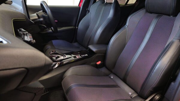 Used Peugeot E-2008 2021 for sale - 76158612: Photo 25