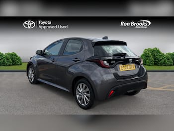 Used Toyota Yaris 2023 for sale - 79688001: Photo