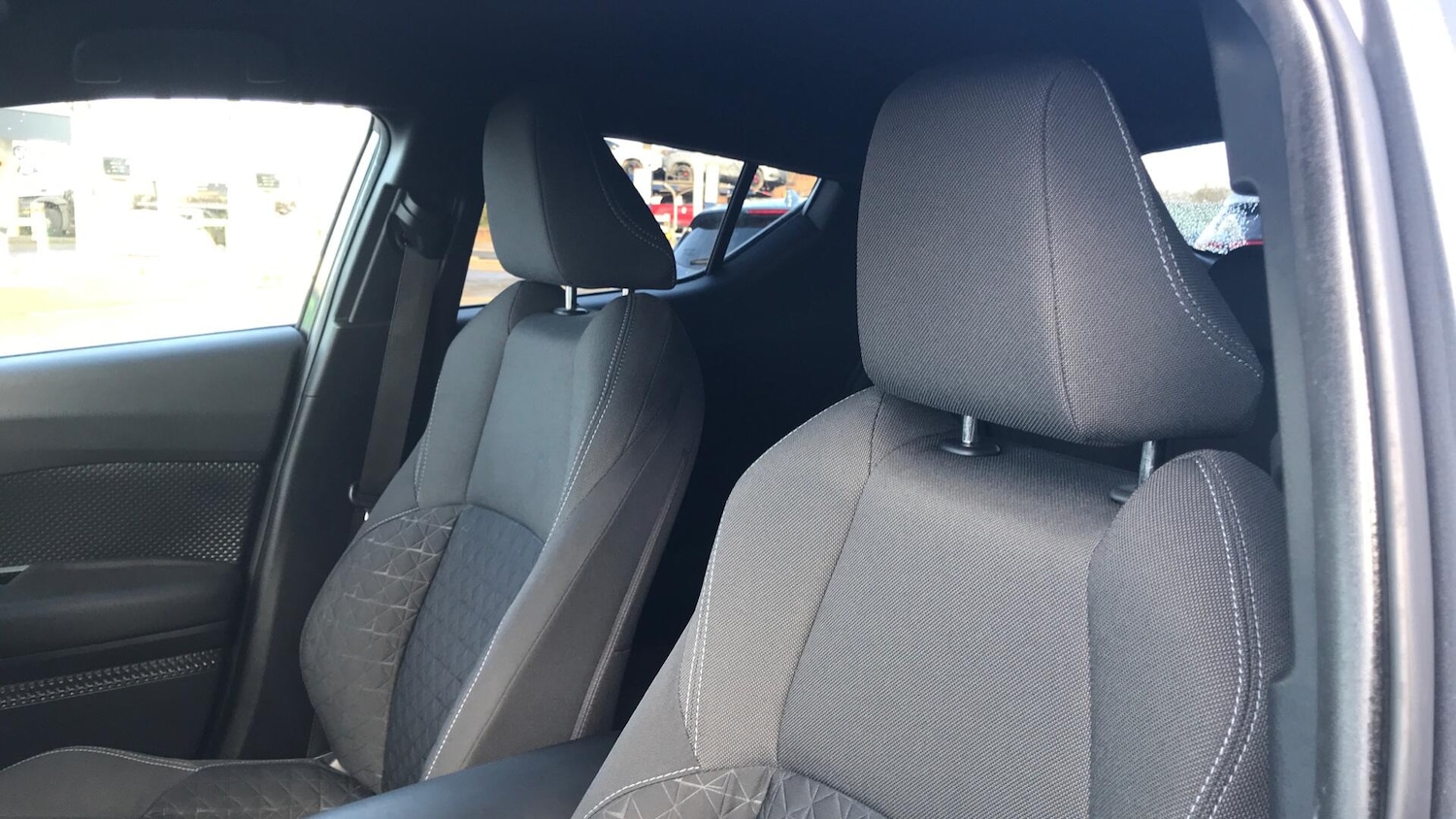 Used Toyota C-HR for sale - 77958388: Photo 24