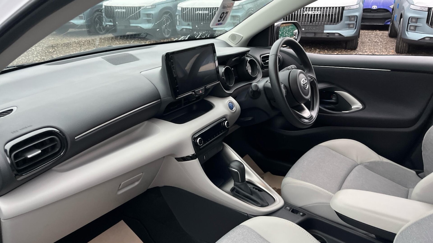 Used Toyota Yaris 2023 for sale - 77015906: Photo 10