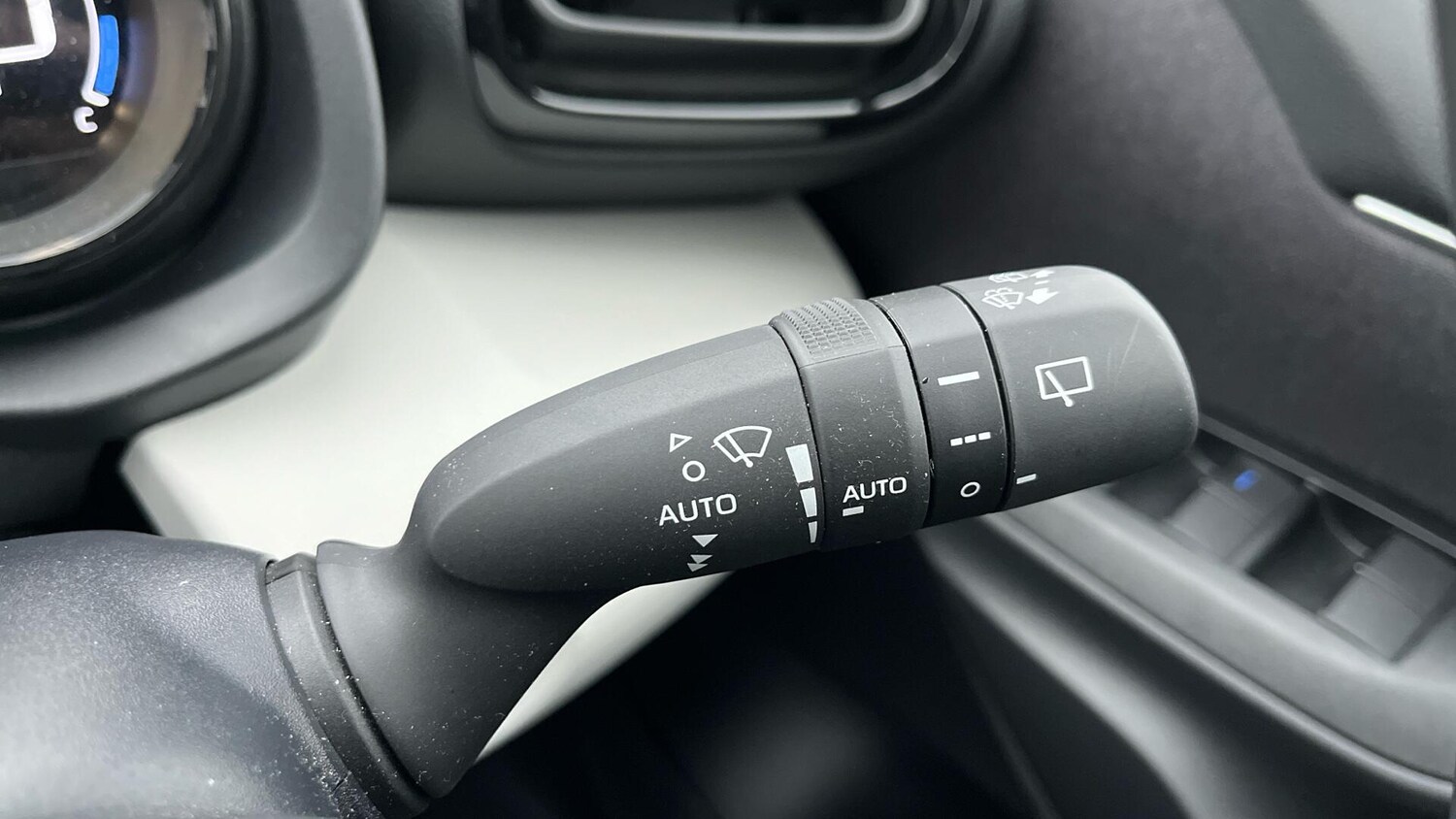 Used Toyota Yaris 2023 for sale - 77015906: Photo 24