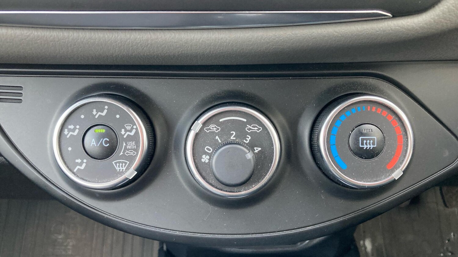 Used Toyota Yaris 2017 for sale - 76521820: Photo 24