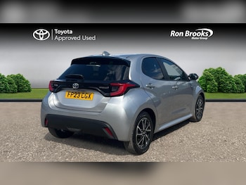 Used Toyota Yaris 2023 for sale - 78998993: Photo