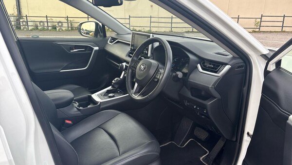 Used Toyota RAV4 2021 for sale - 76021048: Photo 11