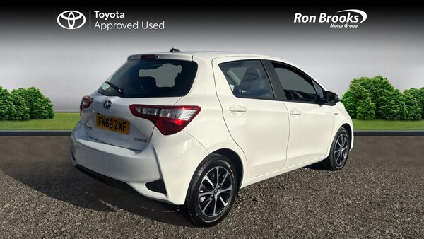 Used Toyota Yaris 2018 for sale - 76179707: Photo 2